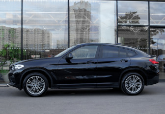 Подержанный автомобиль BMW X4 2019 года (5 фото)