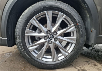 Подержанный автомобиль Mazda CX-5 2020 года (9 фото)