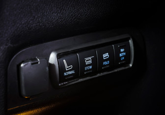Подержанный автомобиль Ford Explorer 2017 года (14 фото)