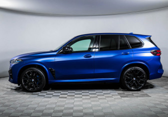 Подержанный автомобиль BMW X5 M 2022 года (8 фото)