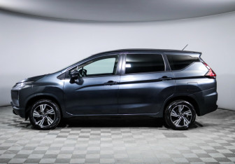 Подержанный автомобиль Mitsubishi Xpander 2022 года (8 фото)