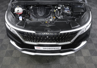 Подержанный автомобиль Kia Carnival 2020 года (9 фото)