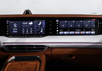 Подержанный автомобиль Voyah Free 2023 года (14 фото)