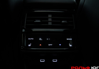 Подержанный автомобиль Geely Monjaro 2023 года (22 фото)