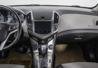 Подержанный автомобиль Chevrolet Cruze Sedan 2013 года (14 фото)