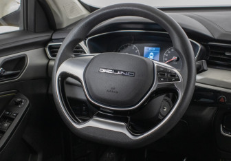 Подержанный автомобиль BAIC X35 2023 года (15 фото)