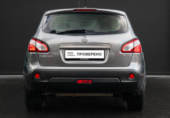 Подержанный автомобиль Nissan Qashqai 2013 года (5 фото)