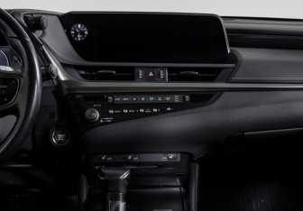 Подержанный автомобиль Lexus ES 2020 года (13 фото)
