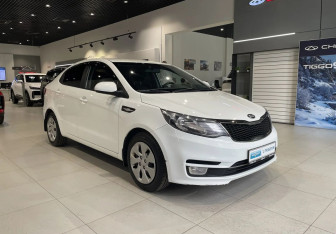 Подержанный автомобиль Kia Rio Sedan 2015 года (3 фото)
