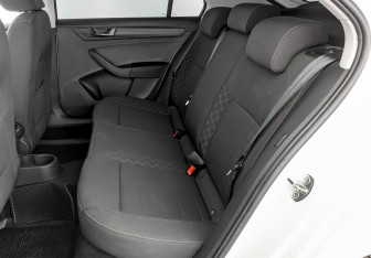 Подержанный автомобиль Skoda Rapid Liftback 2022 года (12 фото)