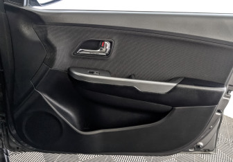 Подержанный автомобиль Kia Rio Sedan 2013 года (25 фото)