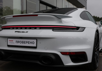 Подержанный автомобиль Porsche 911 Coupe 2023 года (25 фото)