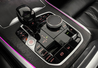 Подержанный автомобиль BMW X7 2021 года (16 фото)