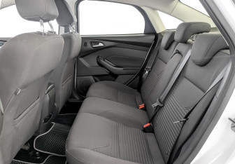 Подержанный автомобиль Ford Focus Sedan 2016 года (12 фото)