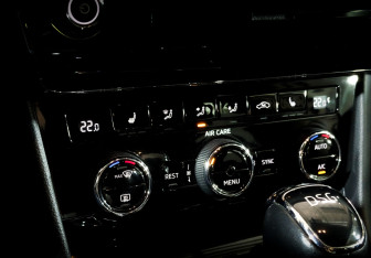 Подержанный автомобиль Skoda Superb Liftback 2017 года (25 фото)