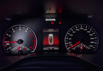 Подержанный автомобиль Haval Jolion 2023 года (16 фото)