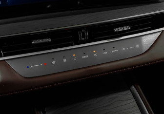 Подержанный автомобиль Chery Tiggo 8 Pro Max 2023 года (21 фото)