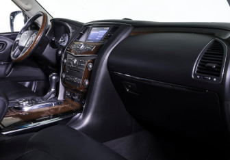 Подержанный автомобиль Infiniti QX80 2014 года (16 фото)