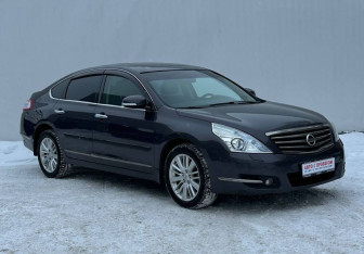 Подержанный автомобиль Nissan Teana 2011 года (3 фото)