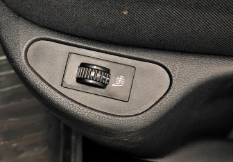 Подержанный автомобиль Peugeot 308 Hatchback 2011 года (15 фото)