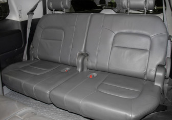 Подержанный автомобиль Toyota Land Cruiser Suv 2008 года (22 фото)