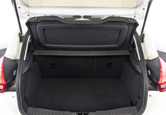 Подержанный автомобиль Ford Focus Hatchback 2017 года (10 фото)