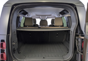 Подержанный автомобиль Land Rover Defender Suv 2021 года (10 фото)