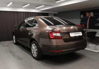 Подержанный автомобиль Skoda Octavia Liftback 2019 года (10 фото)