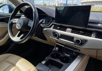 Подержанный автомобиль Audi A4 Sedan 2021 года (9 фото)