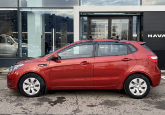 Подержанный автомобиль Kia Rio Hatchback 2015 года (8 фото)