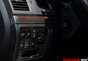 Подержанный автомобиль Toyota Land Cruiser Suv 2018 года (24 фото)