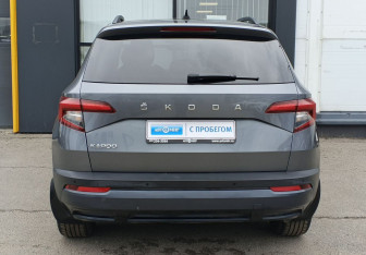 Подержанный автомобиль Skoda Karoq 2020 года (6 фото)