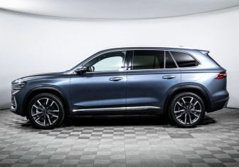 Подержанный автомобиль Geely Monjaro 2023 года (8 фото)