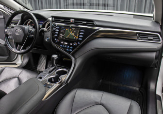 Подержанный автомобиль Toyota Camry Sedan 2018 года (12 фото)