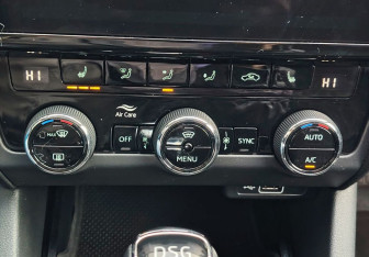 Подержанный автомобиль Skoda Octavia Liftback 2019 года (12 фото)