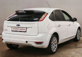 Подержанный автомобиль Ford Focus Hatchback 2010 года (5 фото)