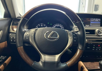 Подержанный автомобиль Lexus GS 2012 года (14 фото)