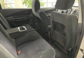 Подержанный автомобиль Hyundai Tucson 2008 года (15 фото)