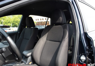 Подержанный автомобиль Toyota RAV4 2019 года (13 фото)