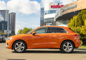 Подержанный автомобиль Audi Q3 2019 года (6 фото)