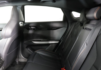 Подержанный автомобиль Changan UNI-V 2023 года (12 фото)