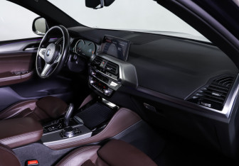 Подержанный автомобиль BMW X4 2018 года (11 фото)