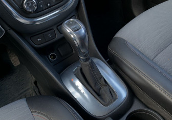 Подержанный автомобиль Opel Mokka 2015 года (16 фото)