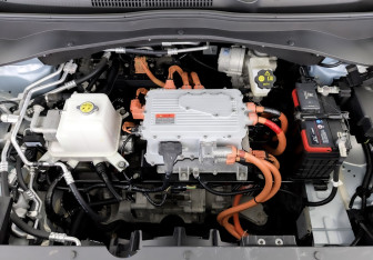 Подержанный автомобиль Москвич 3е 2023 года (9 фото)