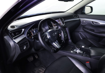 Подержанный автомобиль Infiniti QX50 2018 года (15 фото)