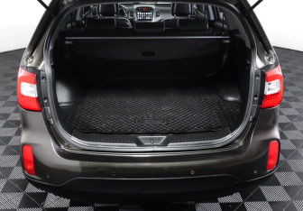 Подержанный автомобиль Kia Sorento 2013 года (10 фото)