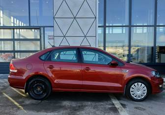 Подержанный автомобиль Volkswagen Polo Sedan 2018 года (4 фото)