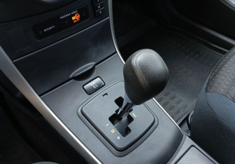 Подержанный автомобиль Toyota Corolla Sedan 2008 года (15 фото)