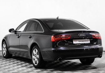 Подержанный автомобиль Audi A6 Sedan 2014 года (7 фото)