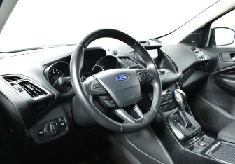 Подержанный автомобиль Ford Kuga 2019 года (7 фото)